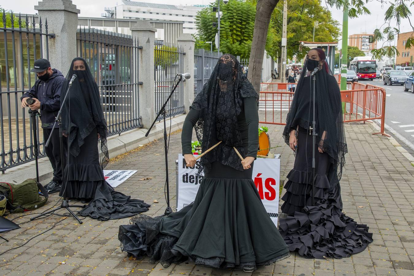 En imágenes, la protesta de los trabajadores del sector cultural en Sevilla