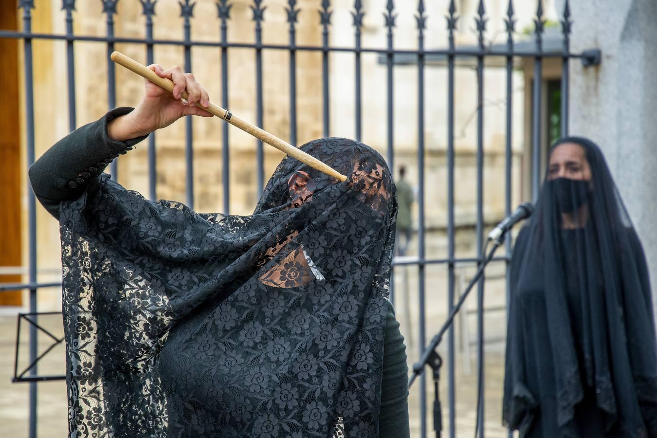 En imágenes, la protesta de los trabajadores del sector cultural en Sevilla