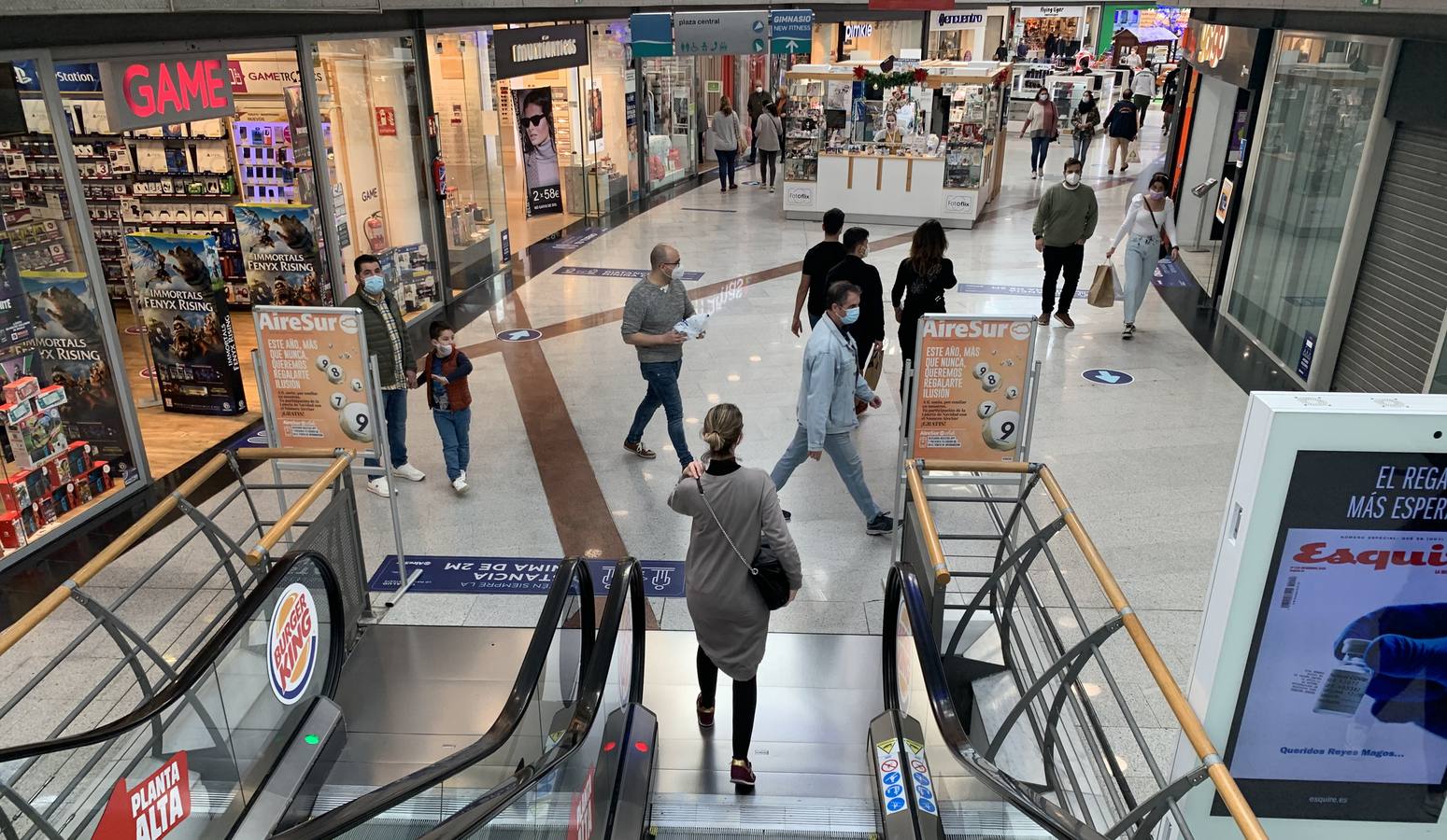 Los centros comerciales de Sevilla llenos con las nuevas medidas