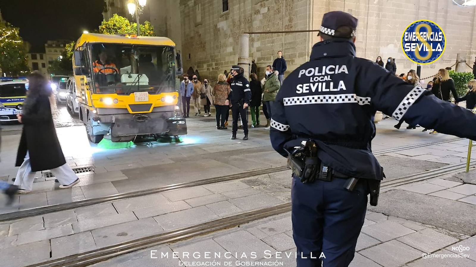 La Policía Local de Sevilla controla las aglomeraciones por Navidad en el Centro