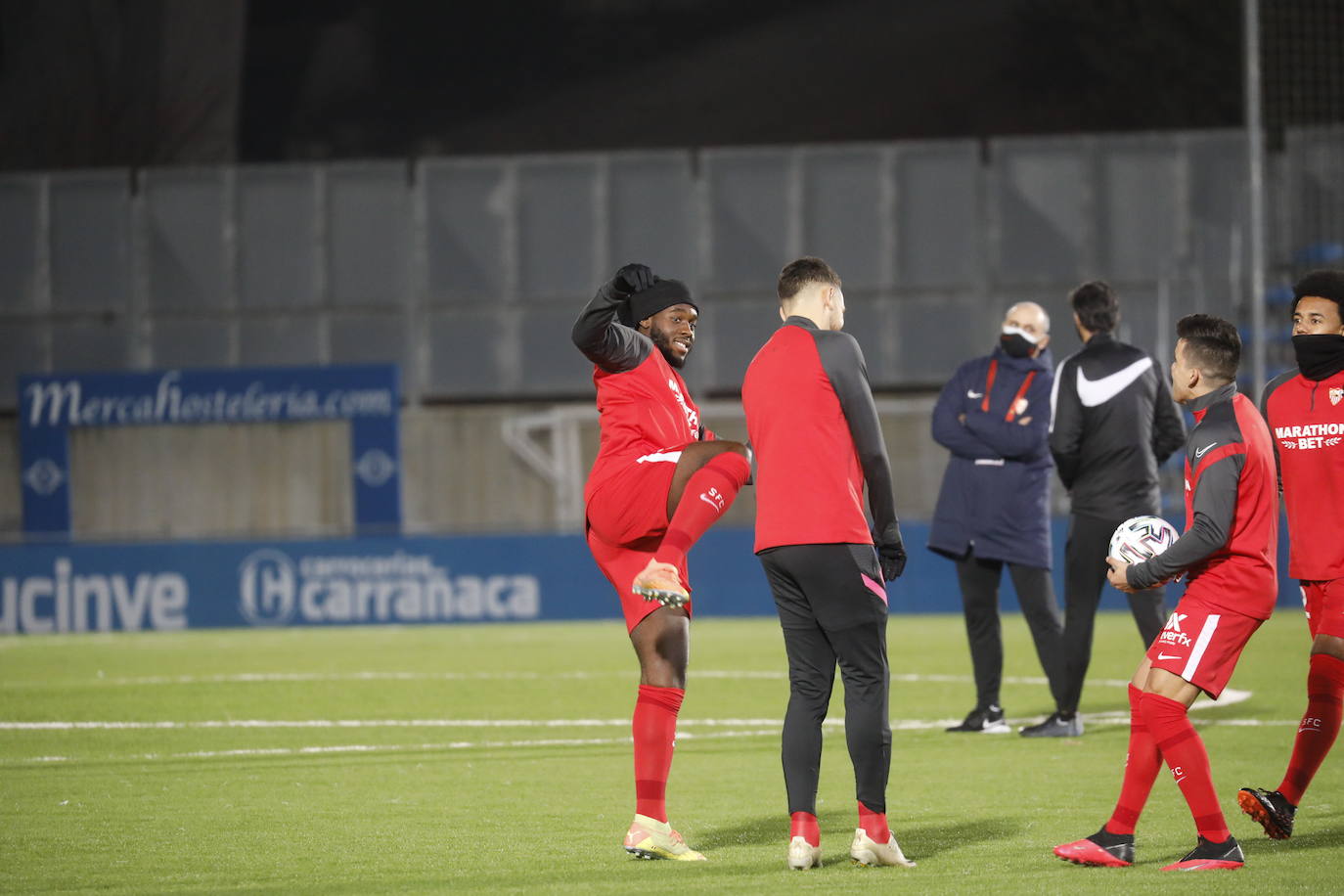 El ambientazo de la grada en el Ciudad de Lucena-Sevilla FC, en imágenes