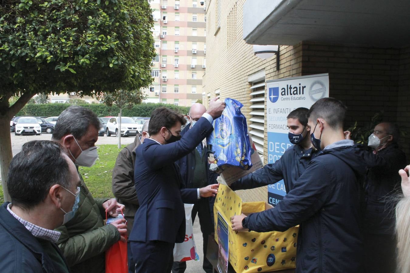 Concentración contra la ley Celáa en el Colegio Altair