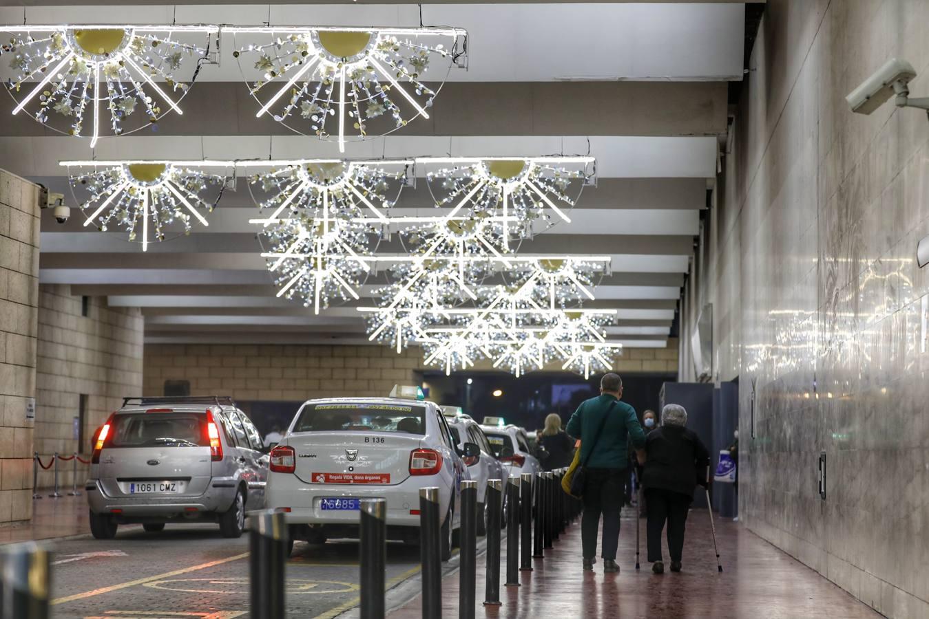 Las luces de Navidad llegan al hospital Reina Sofía de Córdoba