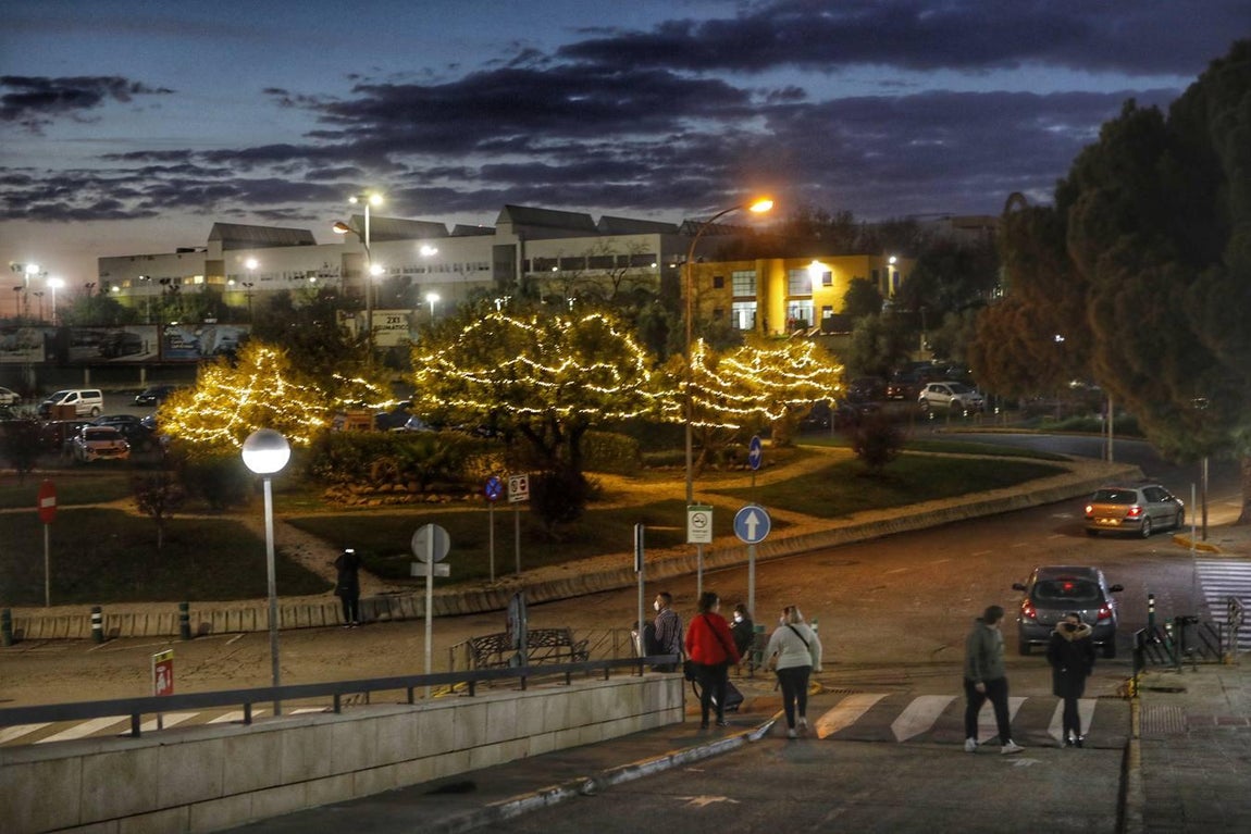 Las luces de Navidad llegan al hospital Reina Sofía de Córdoba