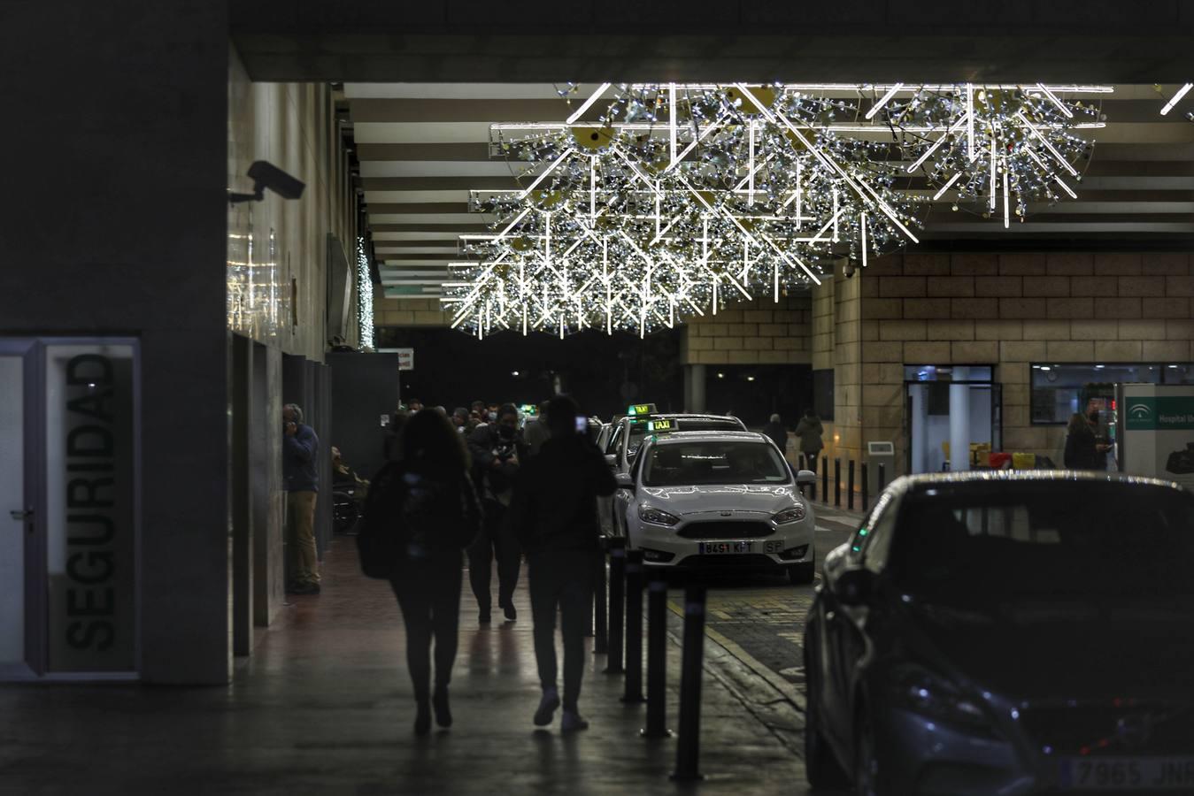 Las luces de Navidad llegan al hospital Reina Sofía de Córdoba