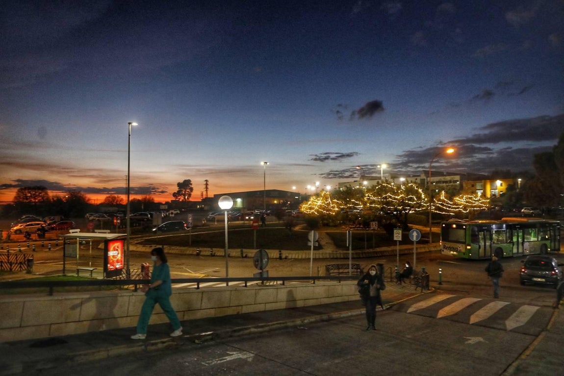 Las luces de Navidad llegan al hospital Reina Sofía de Córdoba