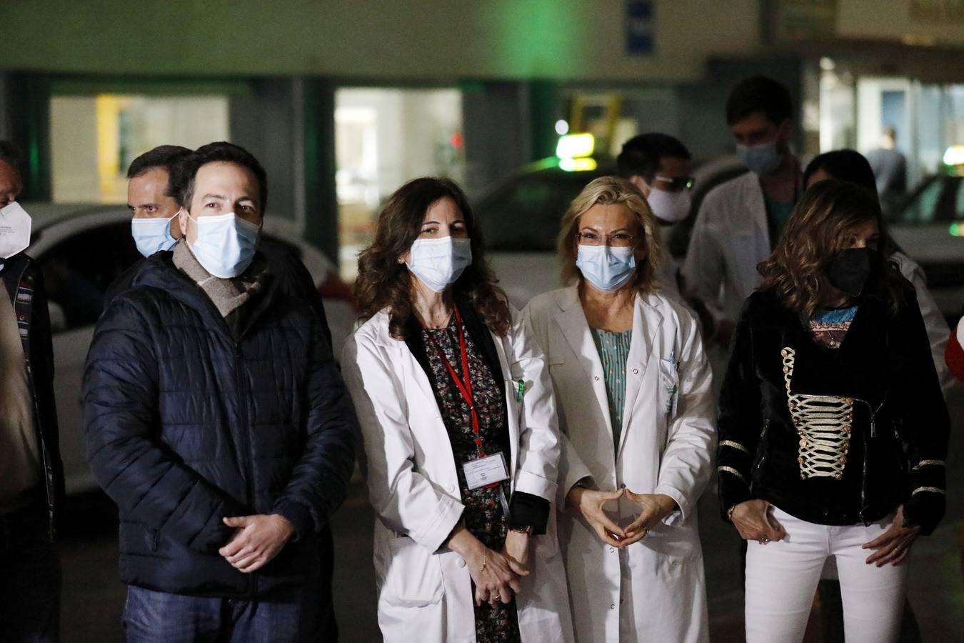 Las luces de Navidad llegan al hospital Reina Sofía de Córdoba