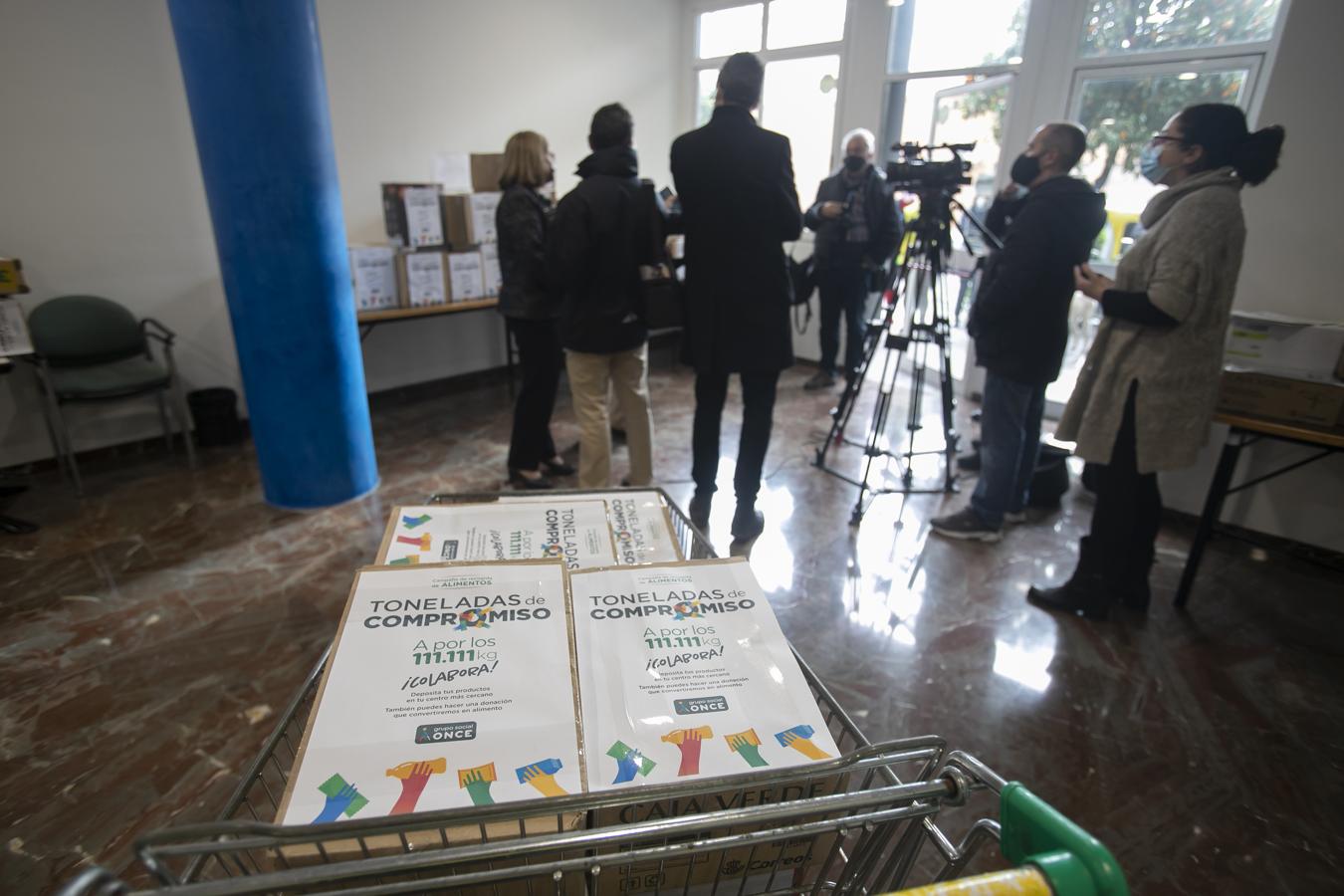 La ONCE entrega en Córdoba más de 1.700 kilos de comida al Banco de Alimentos Medina Azahara