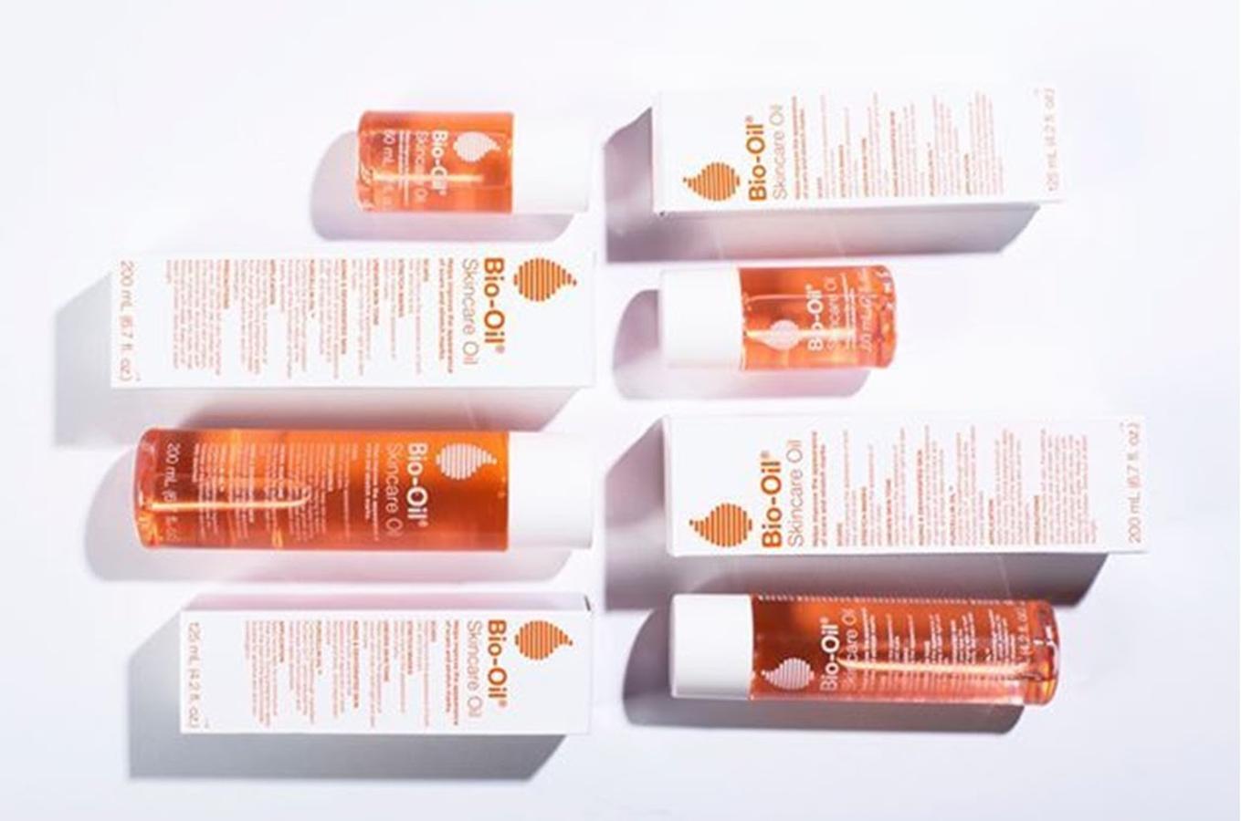 Para cuidar el rostro. Bio-Oil, el aceite multiusos, es un producto todo en uno especializado en el cuidado de la piel que mejora la apariencia de estrías, manchas y cicatrices, así como la deshidratación y el envejecimiento cutáneo.