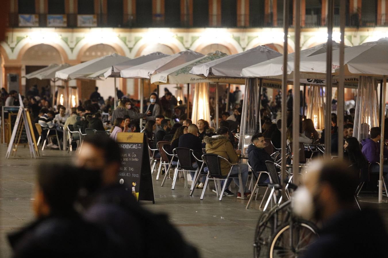 El ambiente de bares y calles en Córdoba con el nuevo horario