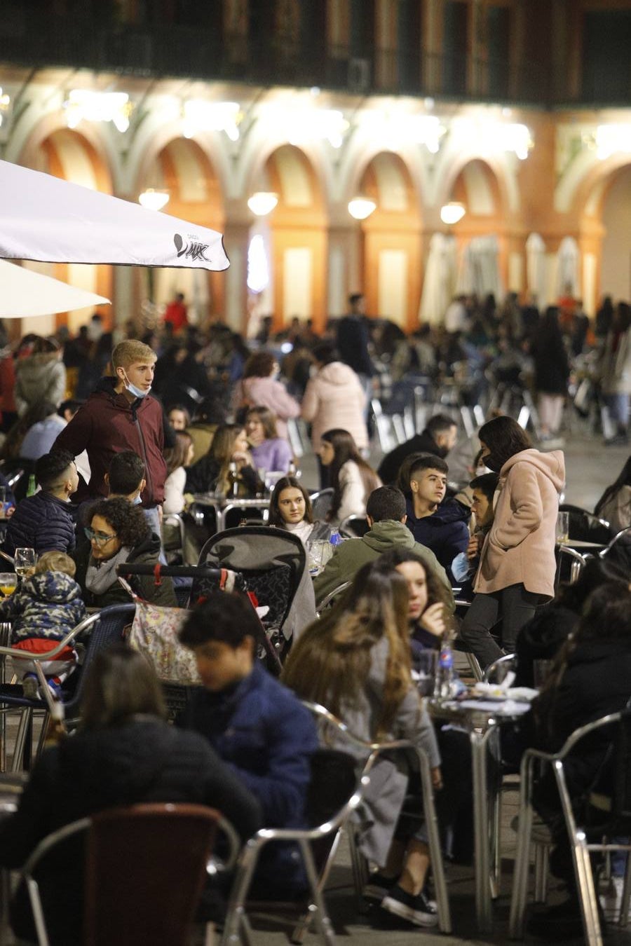 El ambiente de bares y calles en Córdoba con el nuevo horario