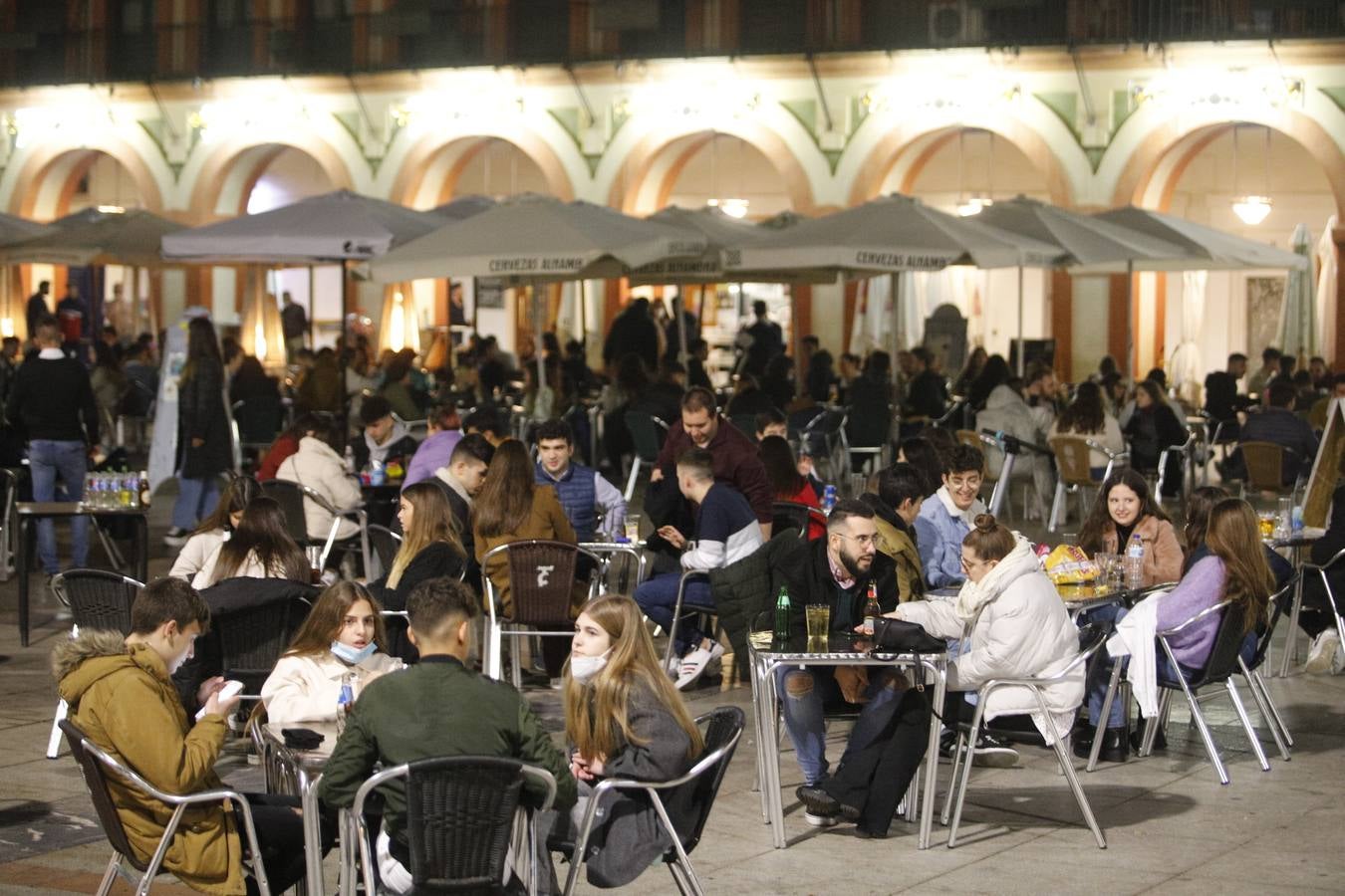 El ambiente de bares y calles en Córdoba con el nuevo horario