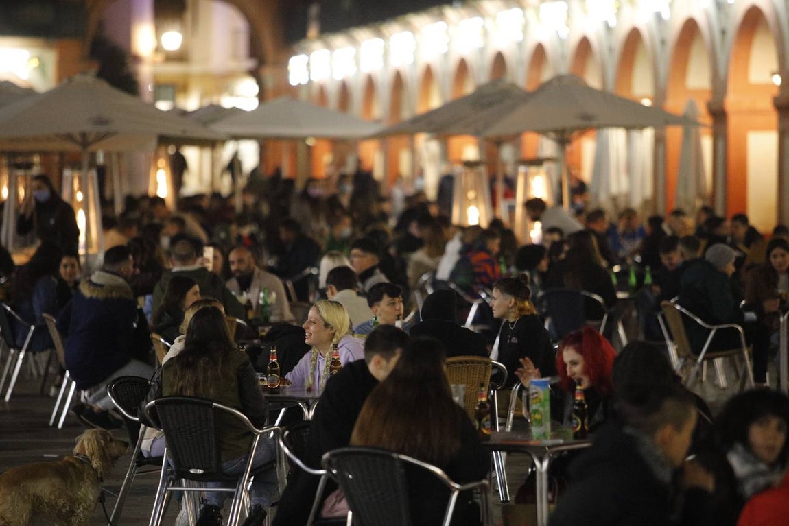 El ambiente de bares y calles en Córdoba con el nuevo horario