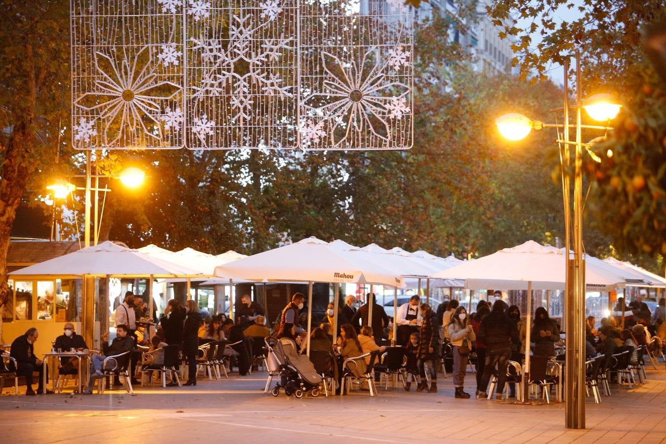 En imágenes, el ambiente en las calles de Córdoba primer día de desescalada navideña