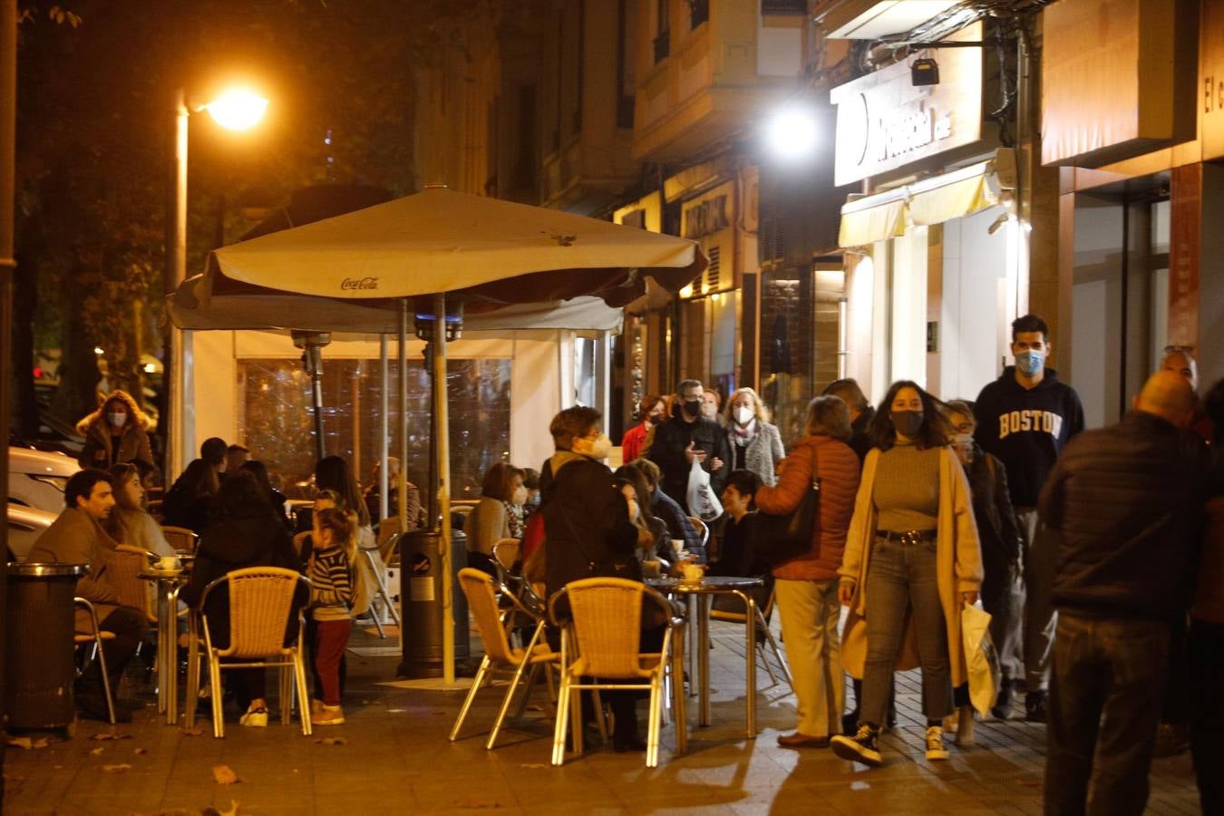 En imágenes, el ambiente en las calles de Córdoba primer día de desescalada navideña