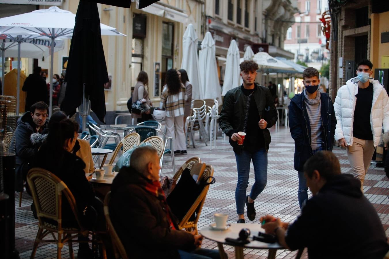 En imágenes, el ambiente en las calles de Córdoba primer día de desescalada navideña