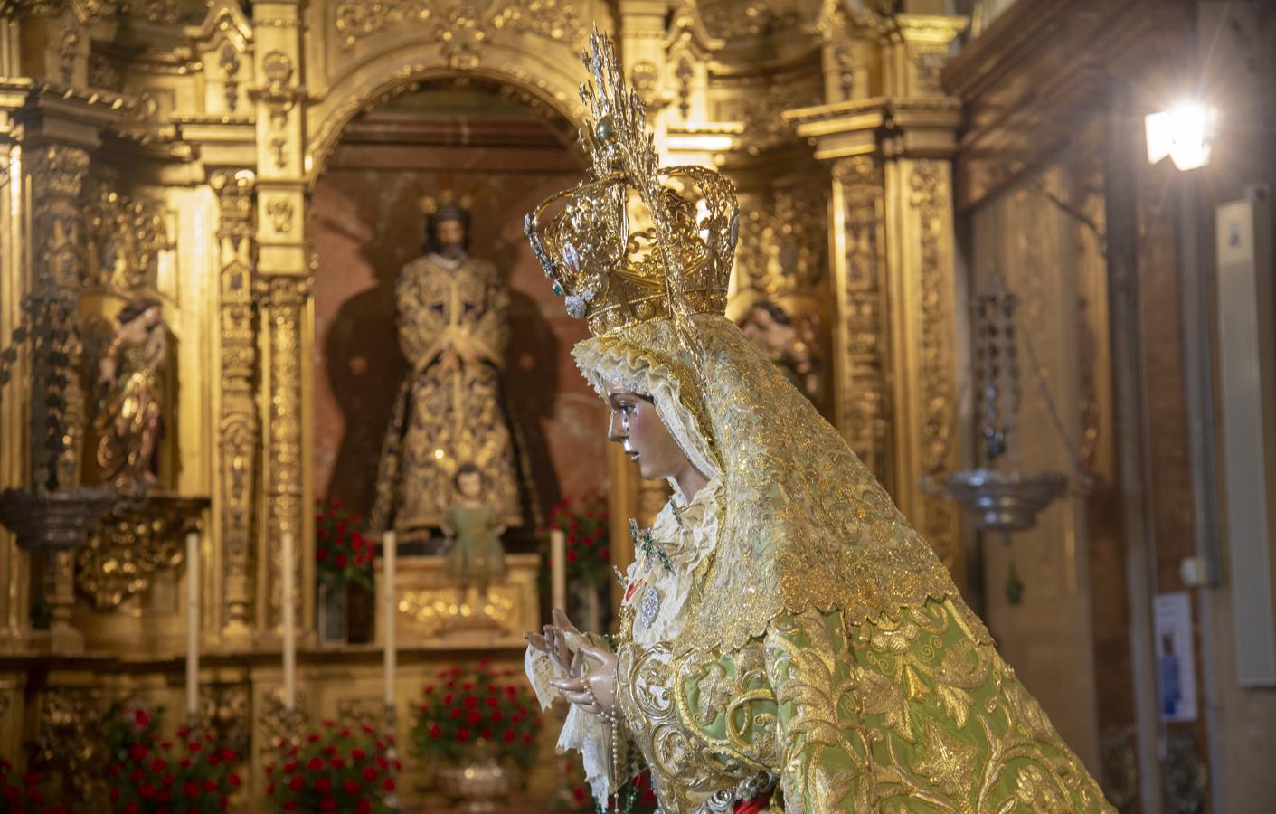 La Esperanza Macarena, en su «besamanos»