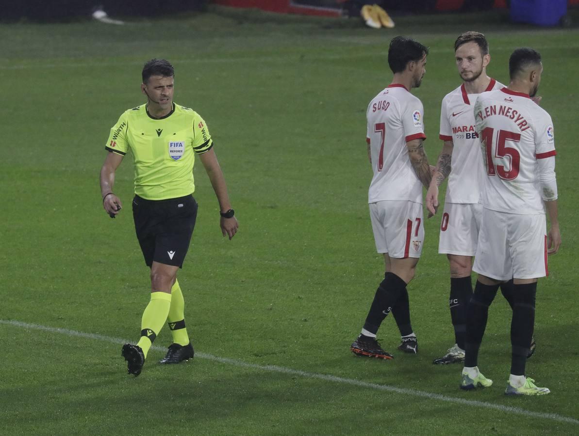 En imágenes, el partido entre el Sevilla F.C. y el Valladolid