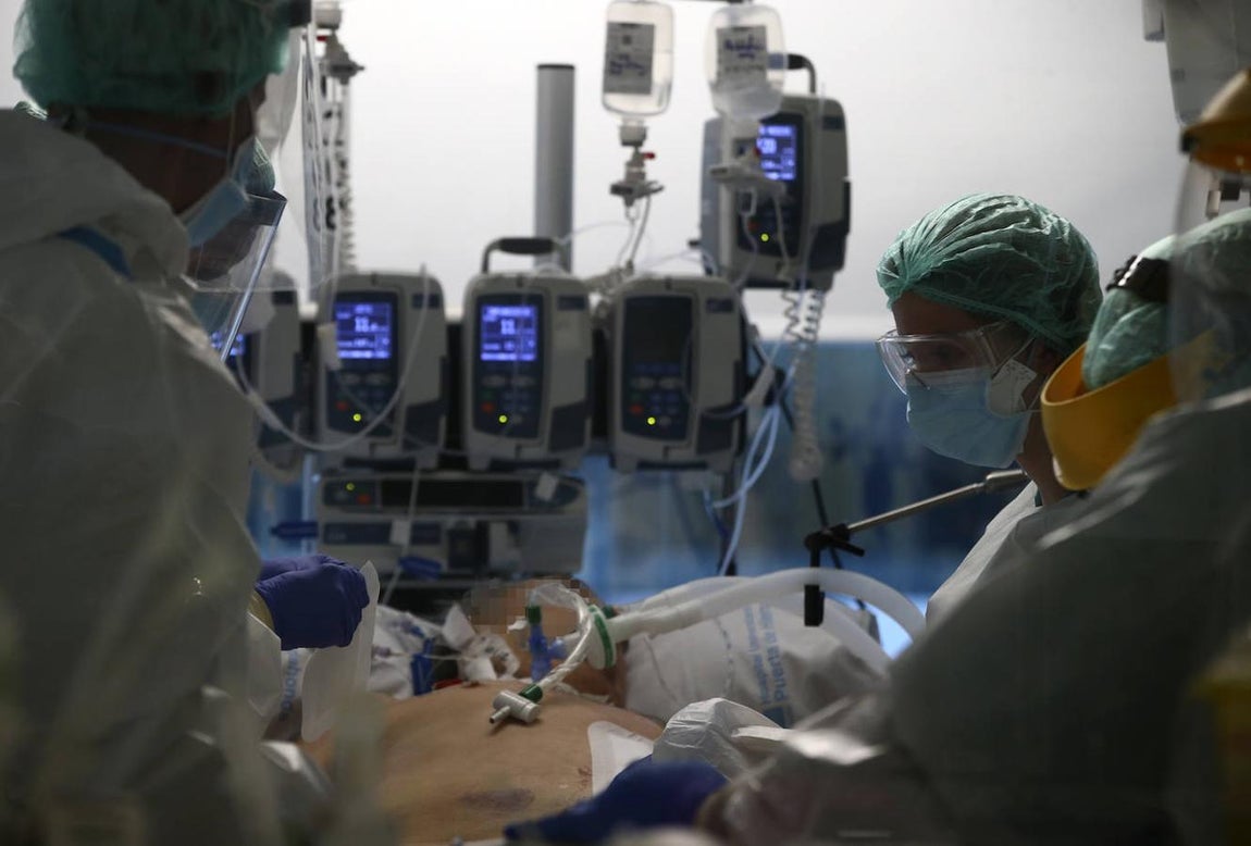 La experiencia en UCI, dicen los profesionales, se adquiere tras años de formación y trabajo. 