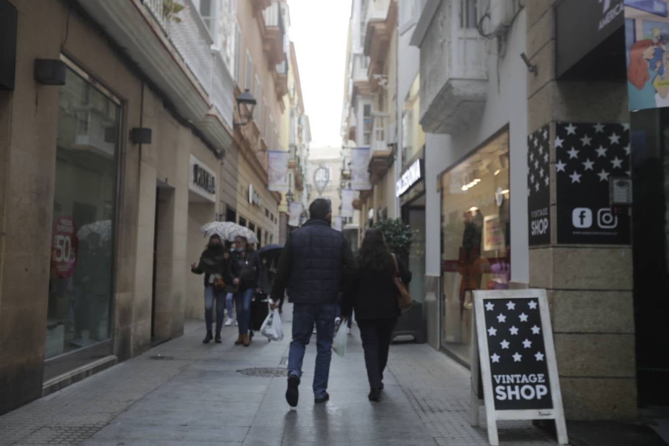 Ambiente en las terrazas y bares de Cádiz tras la modificación de las medidas restrictivas