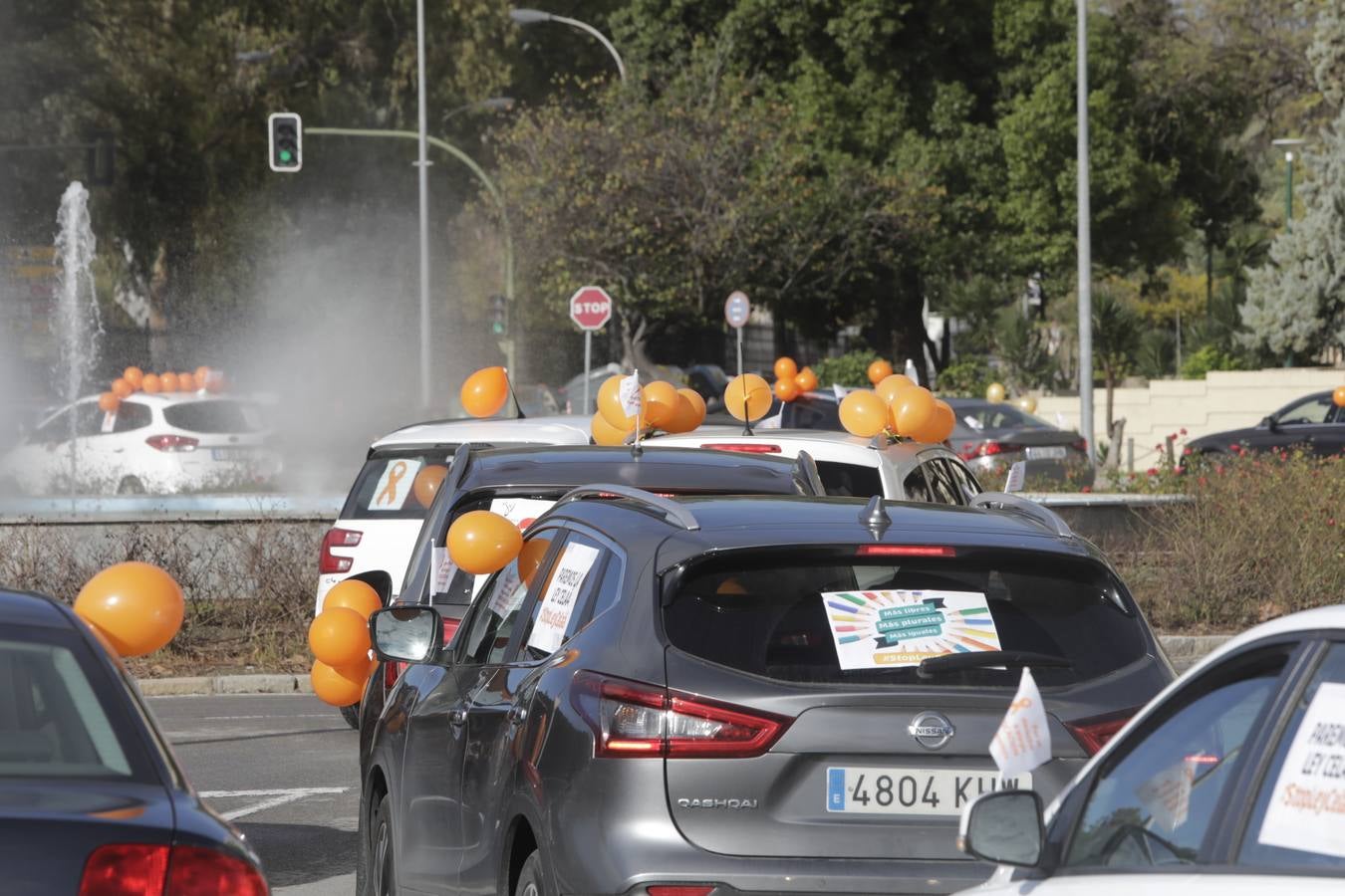 Caravana de coches contra la Ley Celaá en Jerez