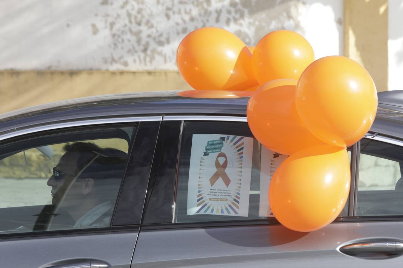 Caravana de coches contra la Ley Celaá en Jerez