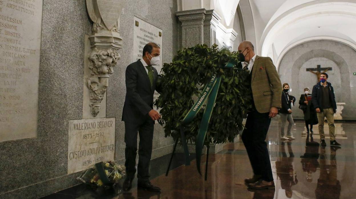 En imágenes, los diferentes homenajes a los hermanos Bécquer en Sevilla