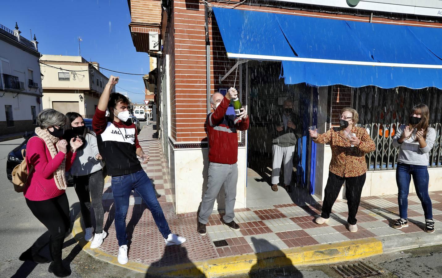 Alegría en Isla Mayor por el segundo premio de la Lotería de Navidad 2020