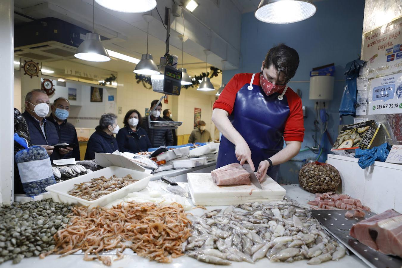 En imágenes, las compras de Navidad en los mercados de Córdoba