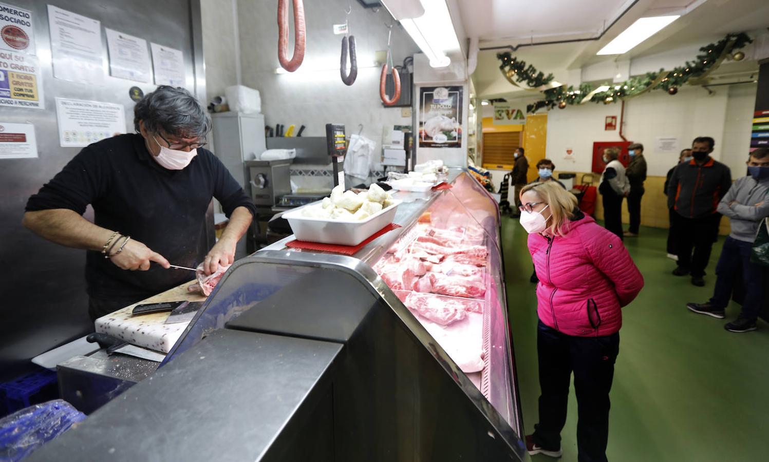 En imágenes, las compras de Navidad en los mercados de Córdoba