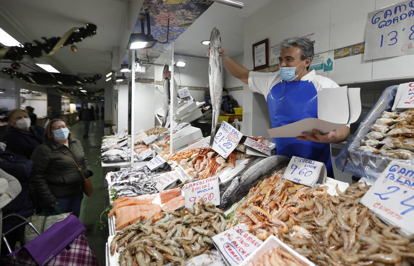 En imágenes, las compras de Navidad en los mercados de Córdoba