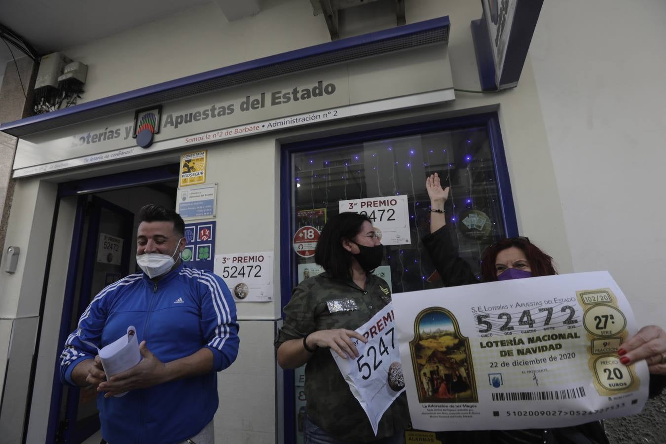 Fotos: La alegría de Barbate por el Tercer Premio de la Lotería de Navidad