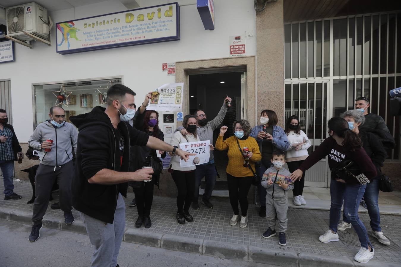 Fotos: La alegría de Barbate por el Tercer Premio de la Lotería de Navidad