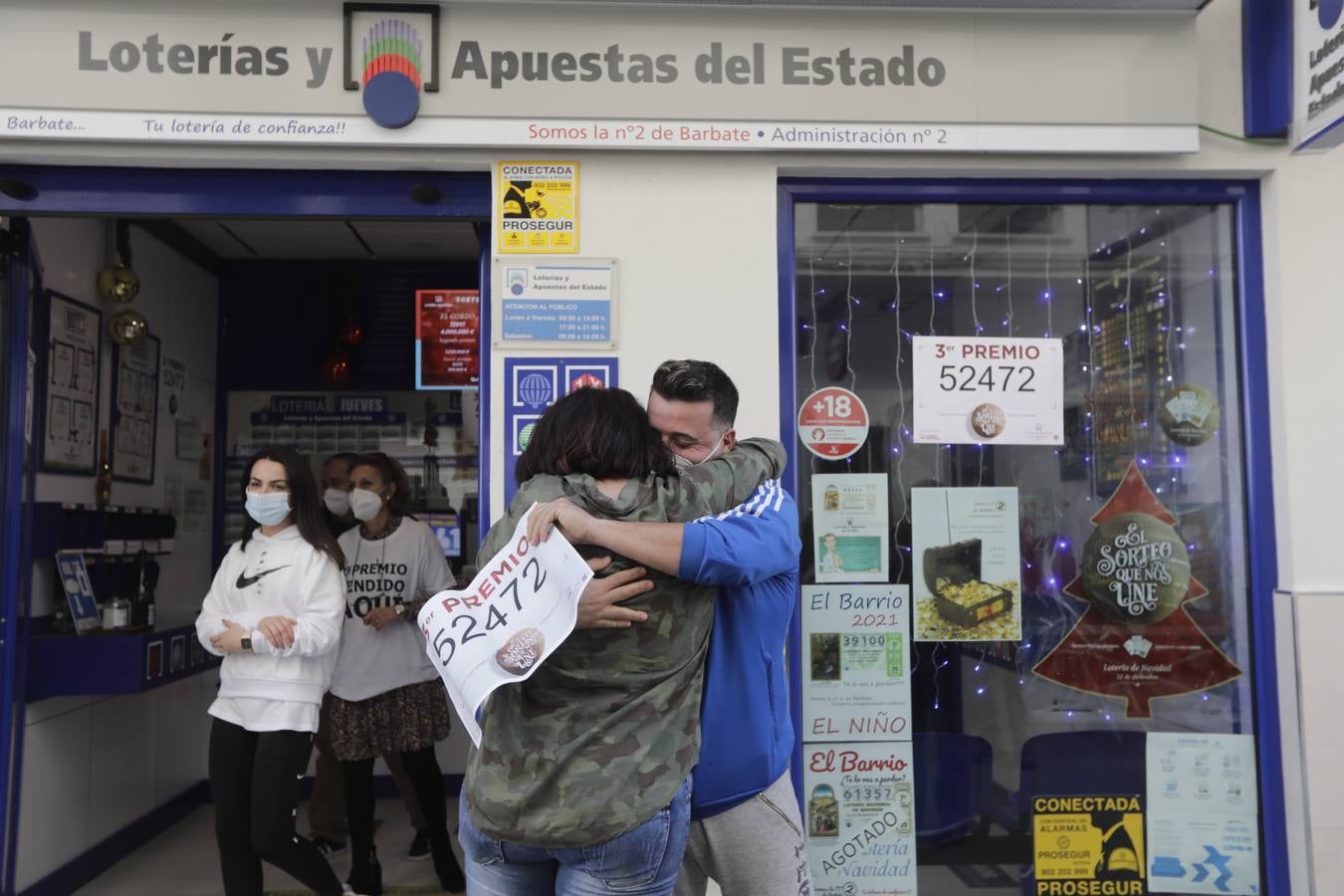 Fotos: La alegría de Barbate por el Tercer Premio de la Lotería de Navidad