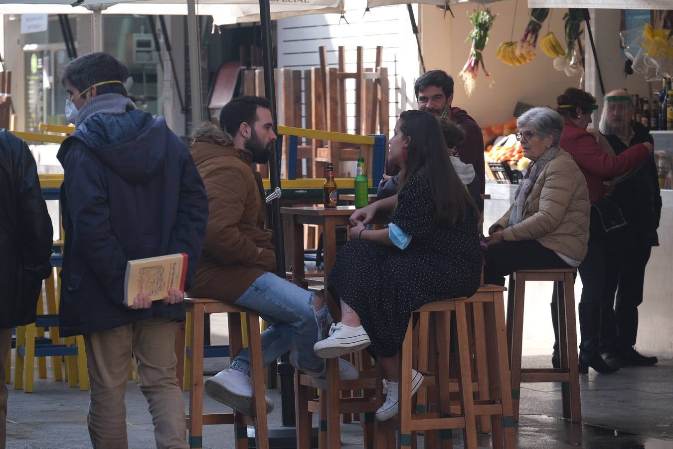 Ambiente en Cádiz las horas previas a la Nochebuena del coronavirus