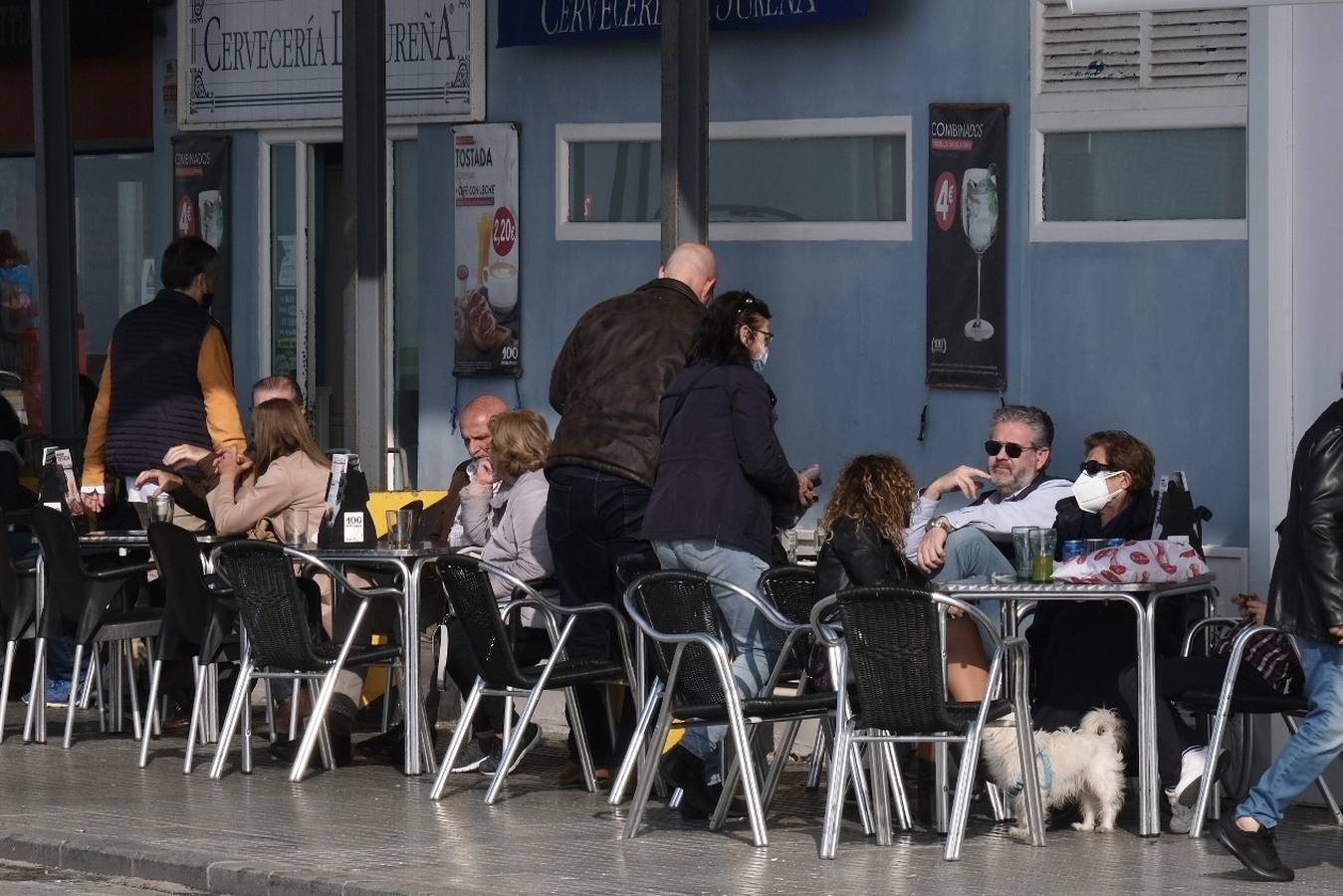 Ambiente en Cádiz las horas previas a la Nochebuena del coronavirus