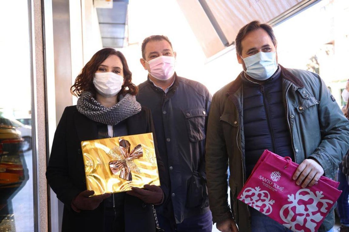 Isabel Díaz Ayuso y el presidente regional del PP, Paco Núñez, de visita por Toledo