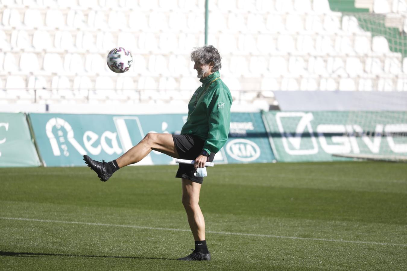 El regreso del Córdoba CF tras el parón navideño, en imágenes