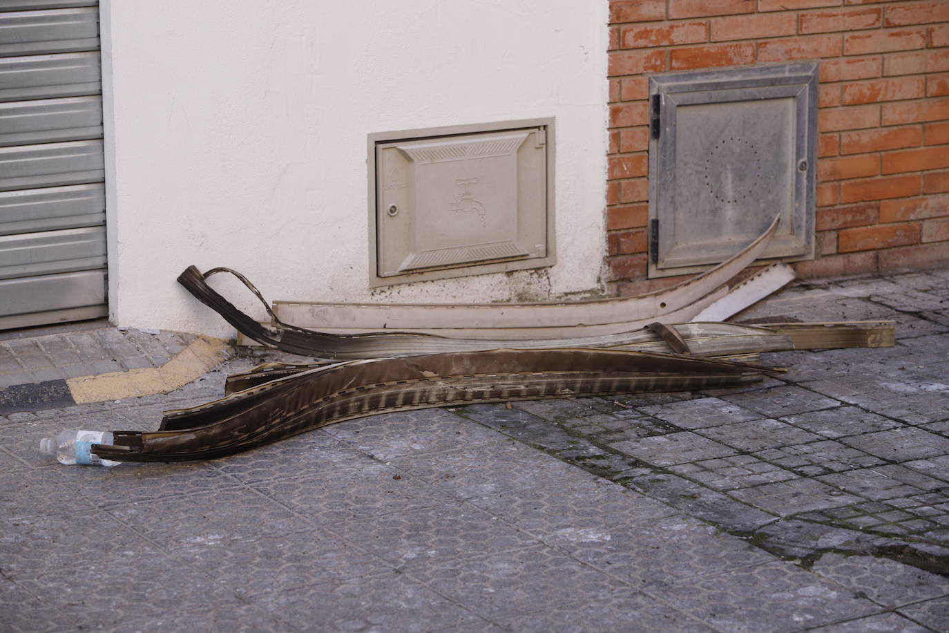 En imágenes, el piso incendiado donde ha muerto una anciana en Córdoba