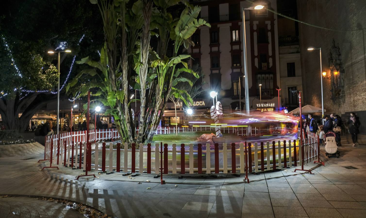 Atracciones instaladas en el Muelle de las Delicias  y la Plaza de la Encarnación