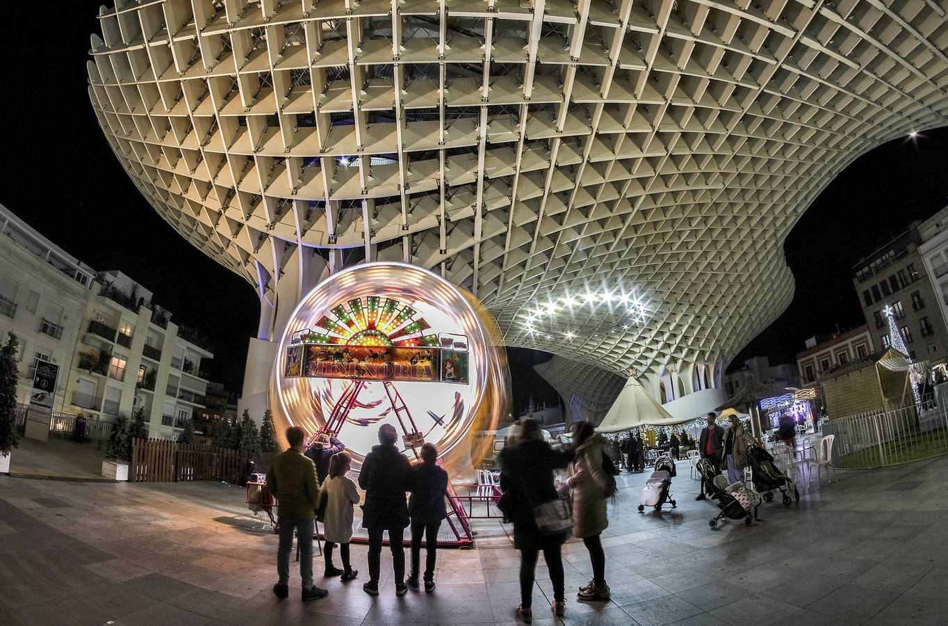 Atracciones instaladas en el Muelle de las Delicias  y la Plaza de la Encarnación