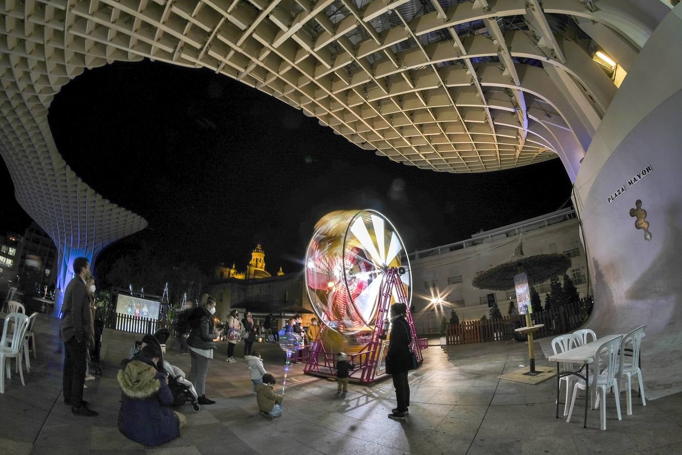 Atracciones instaladas en el Muelle de las Delicias  y la Plaza de la Encarnación