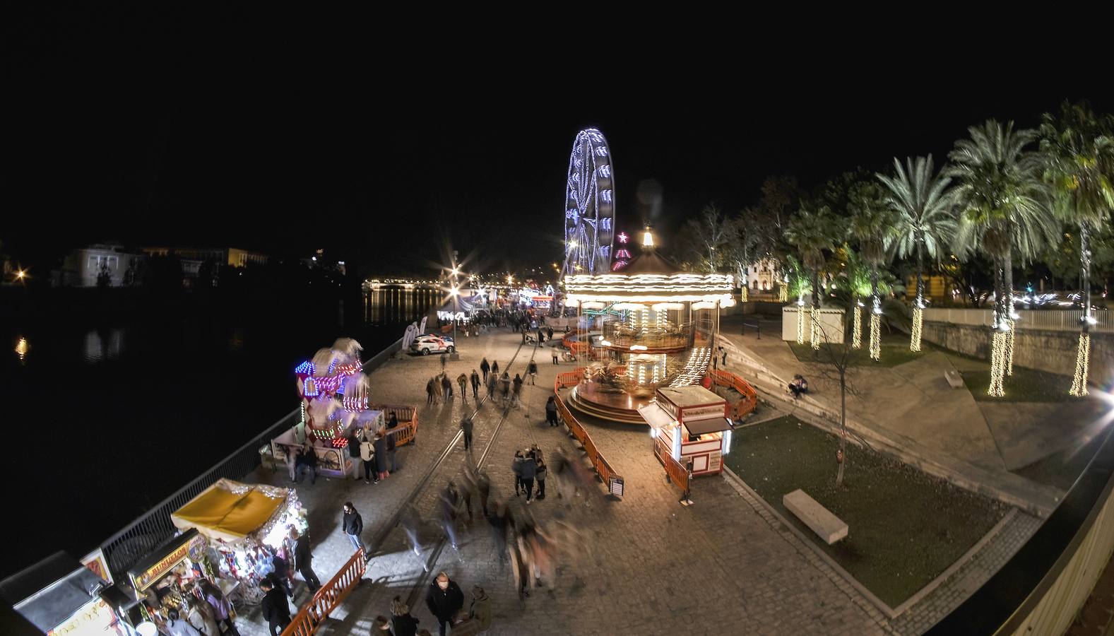 Atracciones instaladas en el Muelle de las Delicias  y la Plaza de la Encarnación