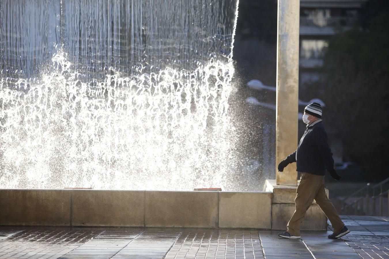 El frío invernal en las calles de Córdoba, en imágenes