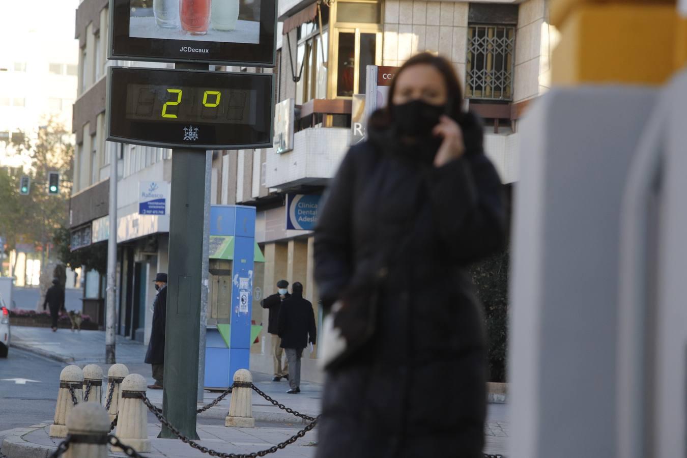 El frío invernal en las calles de Córdoba, en imágenes