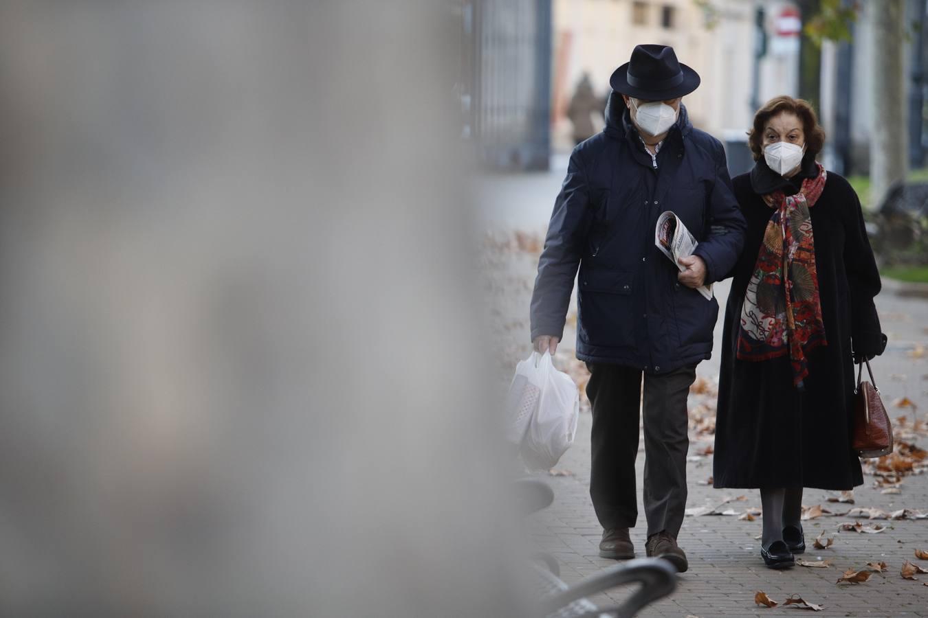 El frío invernal en las calles de Córdoba, en imágenes