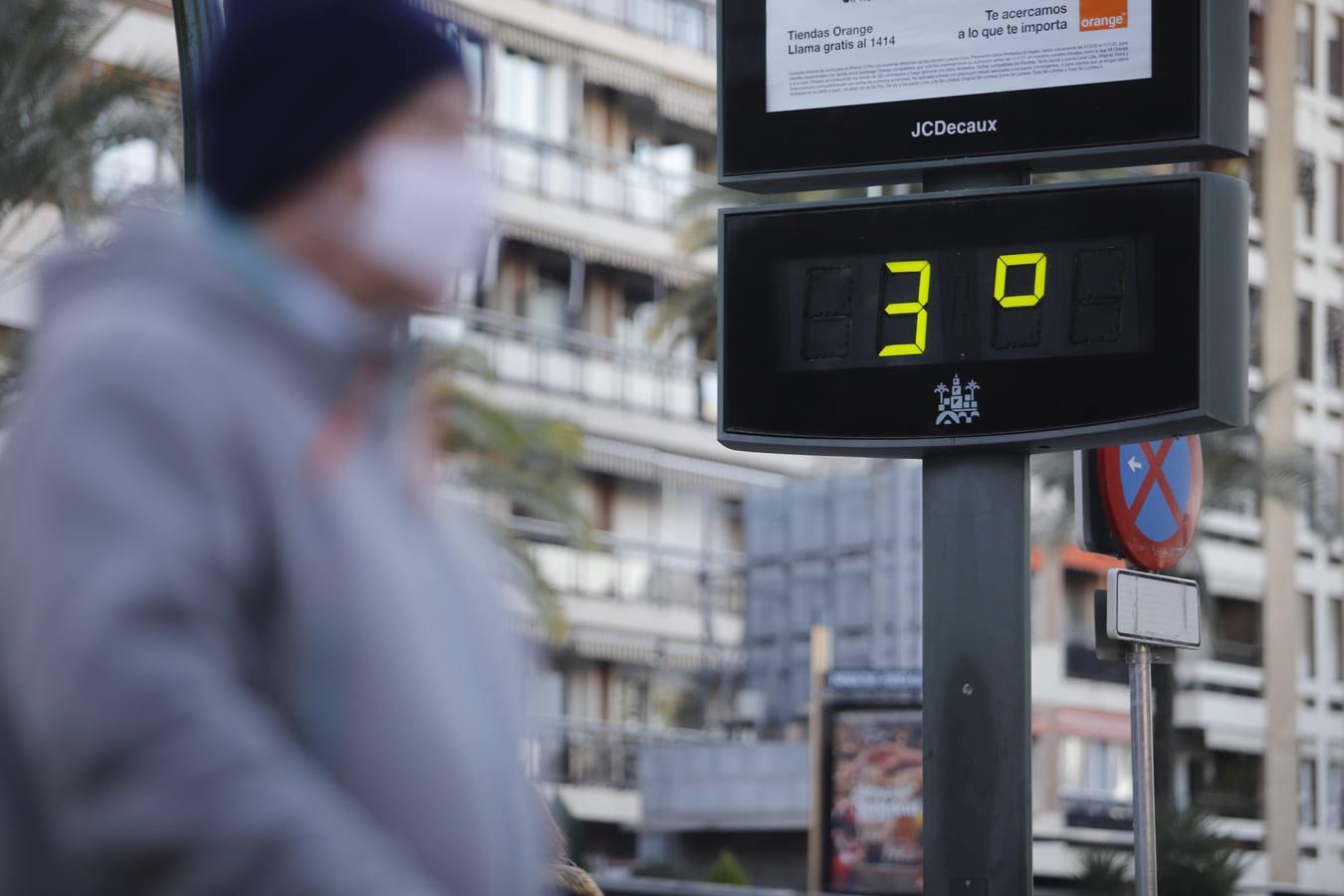 El frío invernal en las calles de Córdoba, en imágenes