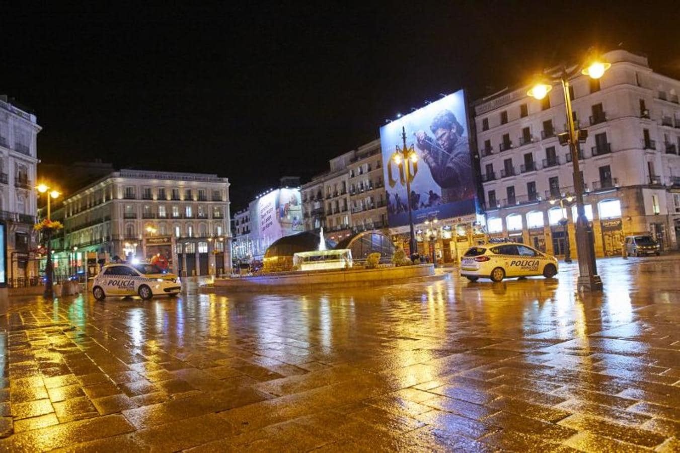 El Ayuntamiento dispuso de un número de efectivos policiales "suficientes" para desalojar a todas las personas en la Puerta del Sol. 