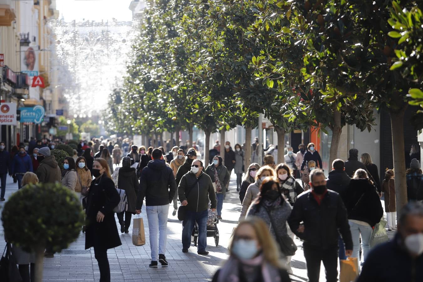 El ambiente de compras en el Centro y Santa Rosa, en imágenes