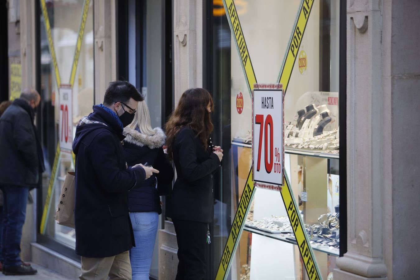 El ambiente de compras en el Centro y Santa Rosa, en imágenes